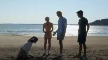 Jacquemus La Robe Tangelo Stretch-wool Midi Dress worn by Mirren Sinclair (Esther McGregor) as seen in We Were Liars (S01E08)