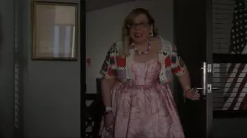 Chelsea28 Mini-robe sans manches corset à bulles portée par Penelope Garcia (Kirsten Vangsness) comme on le voit dans Esprits criminels (S18E08)