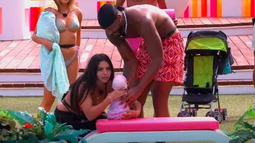 Fashion Nova Westyn Swim Mid Trunk worn by Chris Seeley as seen in Love Island (S07E31)