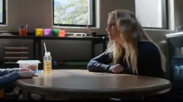 Pistola Betsy Pull en côtes panachées porté par Jennifer Jareau (A. J. Cook) comme on le voit dans Esprits criminels (S18E09)