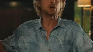 Stick Owen Wilson Blue Hawaiian Shirt of Pryce Cahill (Owen Wilson) in Stick