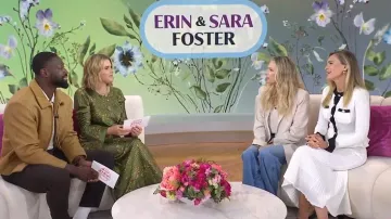 Hija favorita El blazer de palangre de Alexis usado por Erin Foster como se ve en Today with Jenna & Friends el 9 de julio de 2025