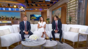 Sandalias formales de plataforma de cuero con estampado de azulejos de Dolce & Gabbana usadas por Rebecca Jarvis como se vio en Good Morning America el 4 de julio de 2025