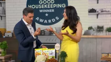 Funda de crepé nube sin mangas Maggy London con detalle de lazo en la cintura usado por Stefani Sassos como se vio en Good Morning America el 7 de julio de 2025