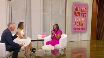 1.Mono estatal de cuello alto con manga ondulada usado por Christine Pride como se vio en Good Morning America el 8 de julio de 2025