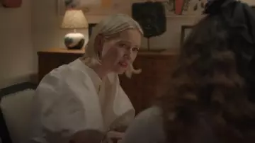 Top de Malina Cleo usado por Naomi Watts como se ve en Too Much (S01E04)