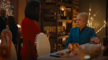 Prabal Gurung Robe torsadée portée par Olympia Lawrence (Skye P. Marshall) comme on le voit dans Matlock (S01E07)