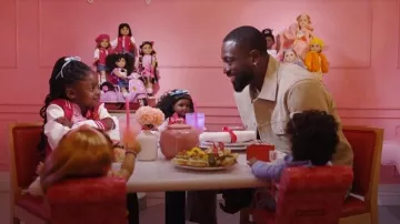 Blouson camionneur en daim Frame porté par Dwyane Wade comme on le voit dans Today le 10 juillet 2025