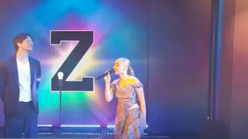 Top de crepé bustier a cuadros de Vivienne Westwood usado por Meg Donnelly como se vio en Good Morning America el 11 de julio de 2025