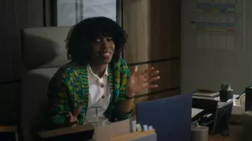 Rachel Comey Capele Cardi portée par Ivy (Tamera Tomakili) comme on le voit dans Happy Face (S01E03)