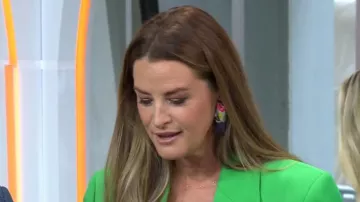 Pendientes de cuentas de colibrí Mignonne Gavigan usados por Christina Stembel como se ve en Hoy el 15 de julio de 2025