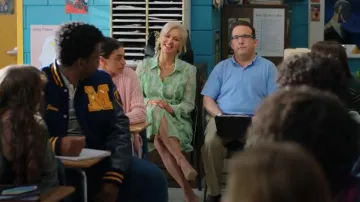 Cinq à Sept Estelle Vestido usado por Jenn Lyon (Linda Harrison) como se ve en Profesora de inglés (S01E06)