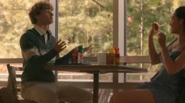 Patagonia Worn Wear Men’s Cotton In Conversion Midweight Rugby Shirt porté par Jeremiah Fisher (Gavin Casalegno) comme on le voit dans The Summer I Turned Pretty (S03E02)