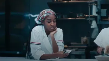 Eloi Wieners worn by Sydney Adamu (Ayo Edebiri) as seen in The Bear (S04E01)