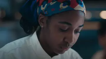 Eloi Scandi worn by Sydney Adamu (Ayo Edebiri) as seen in The Bear (S04E02)