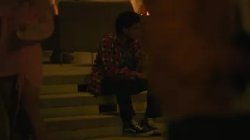 Chaussure Vans Sk8-Hi portée par Justin Edwards (Michael Cooper Jr.) comme on le voit dans FOREVER (S01E01)