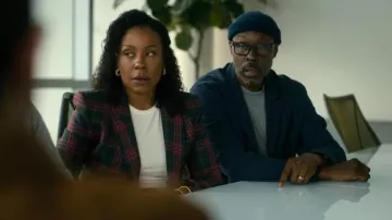 Blazer de tartán de Vivienne Westwood usado por Dawn Edwards (Karen Pittman) como se ve en FOREVER (S01E03)