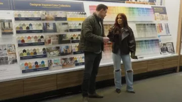 Abercrombie & Fitch 90s Relaxe Jeans worn by Chelsea Houska as seen in Down Home Fab (S03E07)