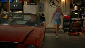 PRO-Keds Royal Lo Sneaker worn by Mandy Cooper (Emily Osment) as seen in Georgie & Mandy's First Marriage (S01E07)