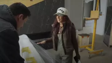 Free People We The Free Good Luck Barrel Overalls usado por Chelsea Houska como se ve en Down Home Fab (S03E08)