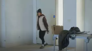 Zapatilla de plataforma Ugg Australia Tazz II usada por Chelsea Houska como se ve en Down Home Fab (S03E08)