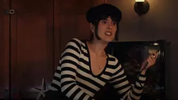 ATM Anthony Thomas Melillo Pull à manches longues en laine rayée porté par Alex comme on le voit dans Poker Face (S02E11)