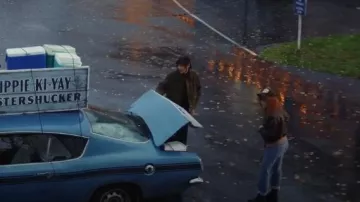 Levi's Ribcage Stright Jeans worn by Charlie Cale (Natasha Lyonne) as seen in Poker Face (S02E11)