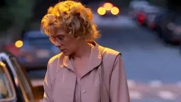 Tigre de papel 2025 Abrigo de Scarlett Johansson usado por Scarlett Johansson en Tigres de papel