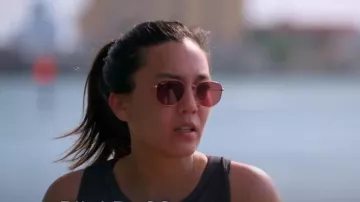 Ray Ban Hexagon Flat Lenses portées par Pilar Dizon comme on le voit dans The Ultimatum : Queer Love (S02E05)