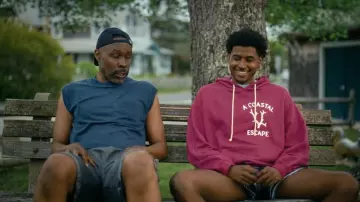 Short Nike Jordan Dri-FIT Sport AOP Diamond porté par Justin Edwards (Michael Cooper Jr.) comme on le voit dans FOREVER (S01E05)