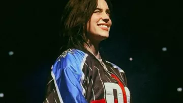 Billie Eilish Hit Me Hard and Soft Tour London 2025 Jersey of Billie Eilish in Billie Eilish HMHAS Concert London Night 3 || JULY 13TH 2025 ||