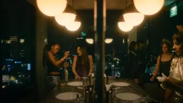 Jupe Delta rétrofete portée par Keisha Clark (Lovie Simone) comme on le voit dans FOREVER (S01E08)