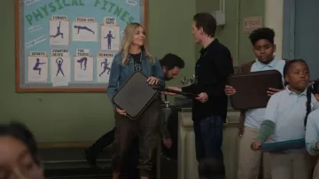 Re/done Slim Fit Denim Jacket worn by Deandra 'Dee' Reynolds (Kaitlin Olson) as seen in It's Always Sunny in Philadelphia (S17E01)