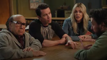 Re/Done Classic Tee worn by Deandra 'Dee' Reynolds (Kaitlin Olson) as seen in It's Always Sunny in Philadelphia (S17E01)