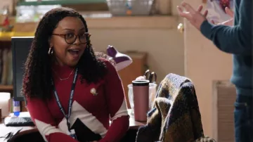 Robe longue en tricot Color Block Vero Moda portée par Janine Teagues (Quinta Brunson) comme on le voit dans It’s Always Sunny in Philadelphia (S17E01)