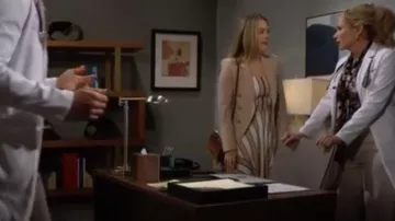 Sac Aldo Ybesa porté par Hope Logan (Annika Noelle) tel que vu dans The Bold and the Beautiful le 16 juillet 2025