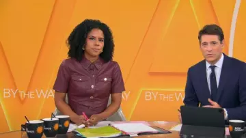 Robe à manches courtes en similicuir Toccin portée par Adriana Diaz comme on le voit dans CBS Mornings le 16 juillet 2025