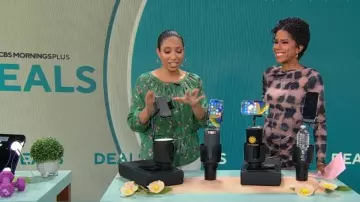 Chemisier en soie à nouer à la taille Rebecca Taylor porté par Gabrielle Kerr comme on le voit dans CBS Mornings le 15 juillet 2025