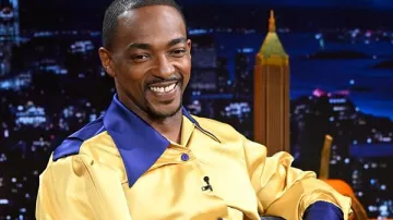 Chemise Gordon Gartrell d’Anthony Mackie dans The Tonight Show