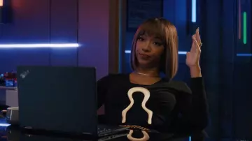 Top de culto Gaia Laia en negro usado por Sonequa Martin-Green (Megan) como se ve en Acusado (S02E08)