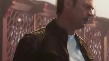 Mortal Kombat II - Blouson en cuir Karl Urban porté par Johnny Cage (Karl Urban) dans Mortal Kombat II