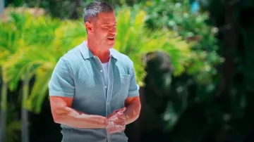 Bugatchi Texturizado Geométrico Camisa de Punto de Manga Corta en Tiburón usado por Jesse Palmer como se ve en Bachelor in Paradise (S10E04)