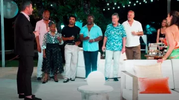 Falda midi fluida de malla con cintura elástica de lunares 3D de Sspalu en negro usada por Natascha Hardee como se ve en Bachelor in Paradise (S10E04)