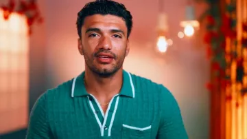 Polo de suéter estilo Sideline de Abercrombie & Fitch usado por Jonathon Johnson como se ve en Bachelor in Paradise (T10E04)