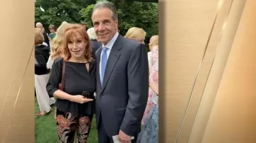 Pantalon cigarette Etro Floral Jacquard porté par Joy Behar comme on le voit dans The View le 8 juillet 2025