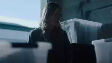 H&M Oversized Printed Zip-Through Hoodie worn by Rebecca 'Bex' Henderson (Melissa Roxburgh) as seen in The Hunting Party (S01E04)