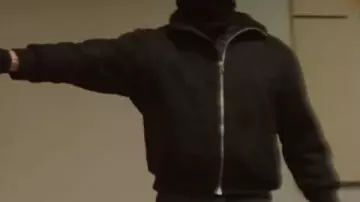 Americana 2025 Eric Dane Bomber Veste en cuir porté par Dillon Macintosh (Eric Dane) en Americana