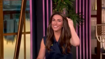 Chaleco corto cruzado Theory usado por Alyssa Farah Griffin como se ve en The View el 17 de julio de 2025