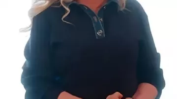 RHOC Shannon Beador Denim Trim Pull de Self (Shannon Beador) dans Les vraies femmes au foyer du comté d’Orange (S19E02)