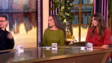 Vince Short-Sleeve Cropped Cotton Shirt worn by Alyssa Farah Griffin as seen in The View on July 22, 2025